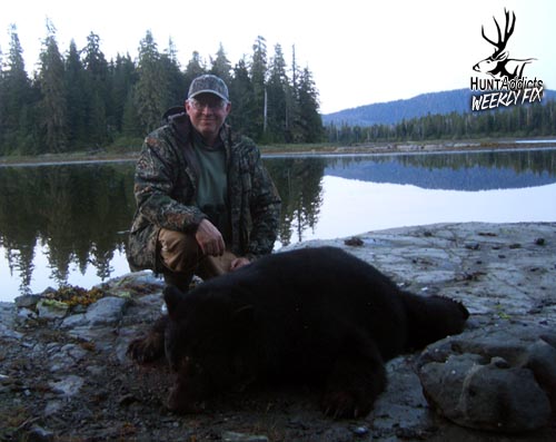 Ken's bear was awesome. Great hide and over 6 feet. Can you see the little black dot behind him? That's Brad and the bear that was killed just a few minutes earlier.